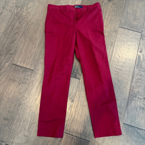 GAP Slim Crop Chino Khaki Pant in Wine Color 6R - Picture 1 of 3